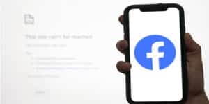 Russia Blocks Facebook and Twitter