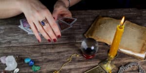 Fortune tellers work online