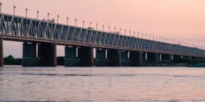 Bridge connects Russia and China