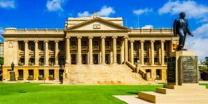 Protesters get into president s house