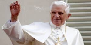 Pope Benedict XVI dies