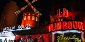 Moulin Rouge sails fall off