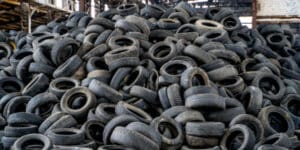 India burns UK s tires