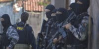 Police fight a gang in Rio de Janeiro