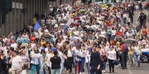 Teachers in Romania protest