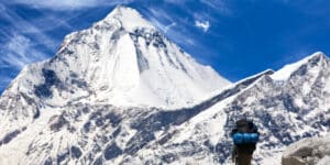 Sherpa is alive after a week on Mount Everest