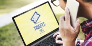 A couple sells fake Taylor Swift tickets